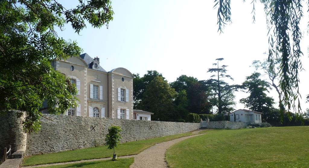 Liré Domaine Du Chene Crucy Bed & Breakfast エクステリア 写真